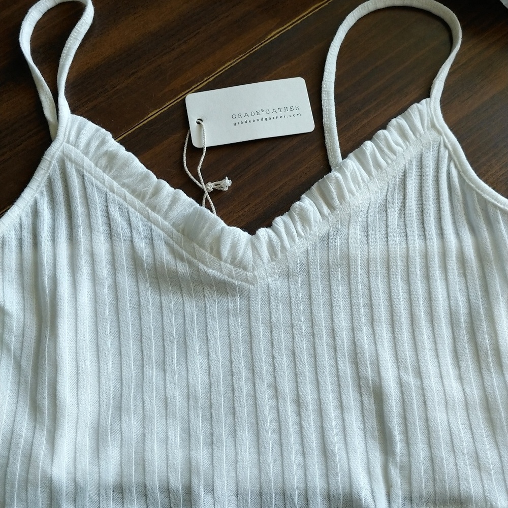 White crop top/bralette
